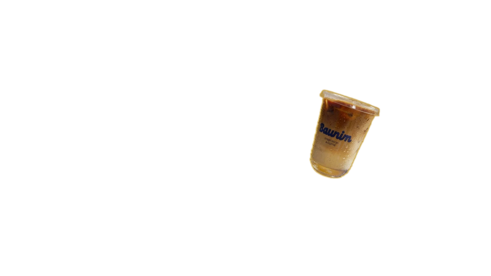 Copo de café gelado da Baunim flutuando sobre um pedestal azul, num cenário mostarda de piso xadrez
